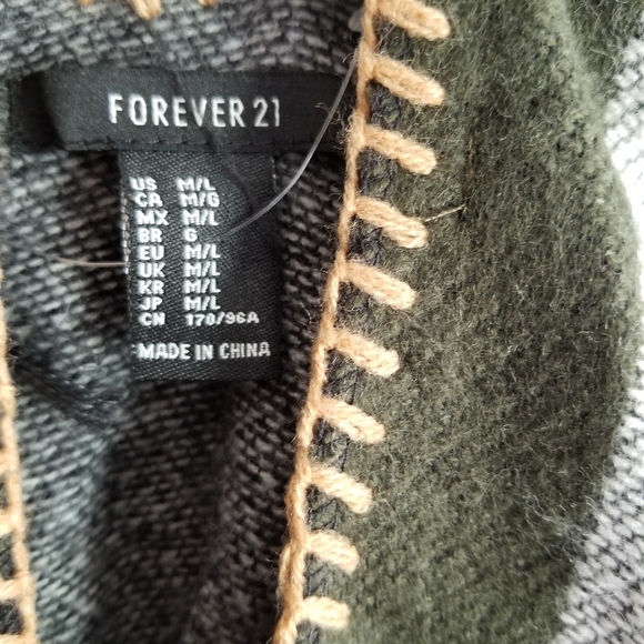 Forever 21 Woven Heart Color Block Poncho - Picture 4 of 6